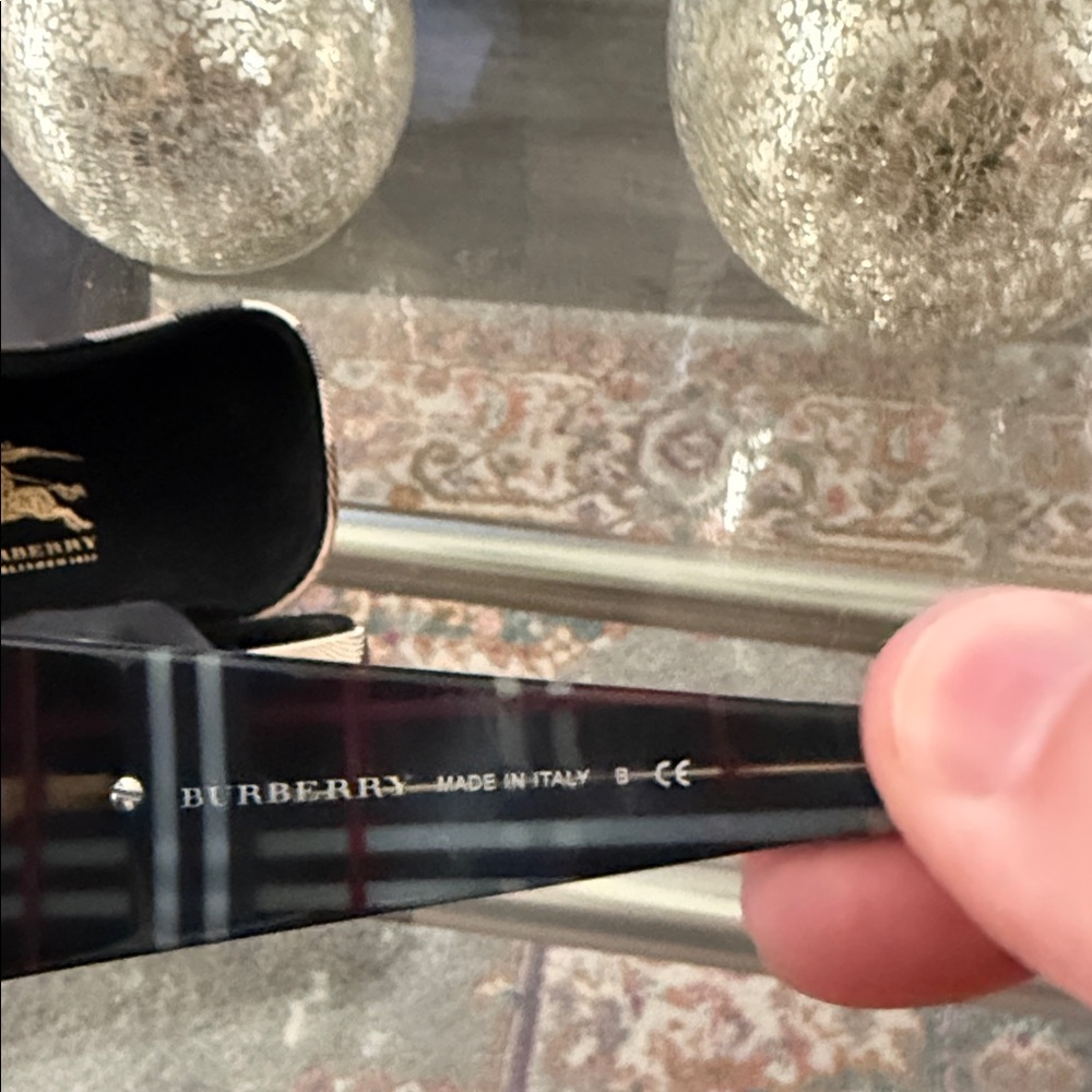 Burberry Black Designer Sunglasses - Picture 3 of 5